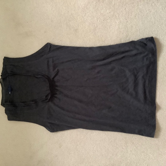Gap tank top with woven lace collar - Picture 2 of 5